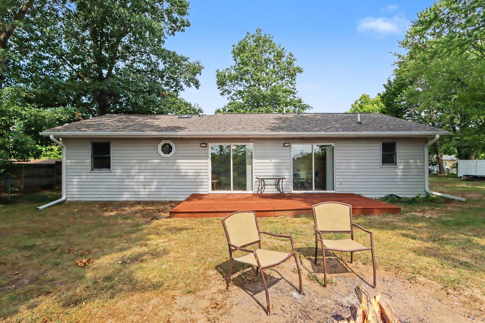 Image 4: back of home