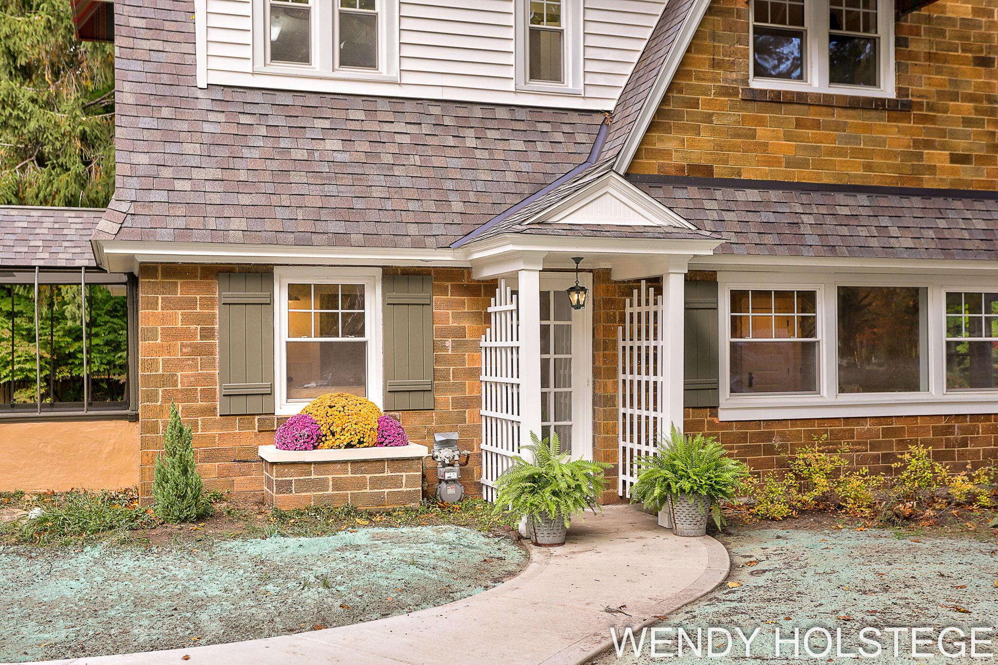 Image 4: 7-web-or-mls-713-n-shore-dr