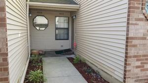 4933 Oak Hill Drive