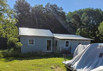 5200 Half Moon Trail