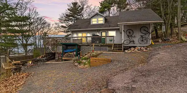 4652 S Lakeview Drive