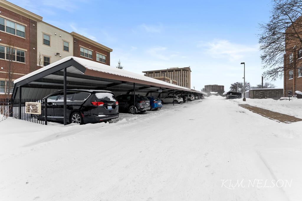 Image 4: 297W.Clay-4LoRes