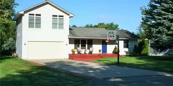 768 HEMINGWAY Road