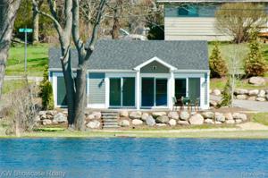 6885 SCOTCH LAKE Drive