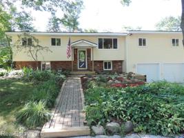 7295 CRESTMORE Street