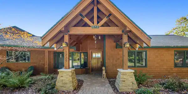 1729 River Oaks Drive