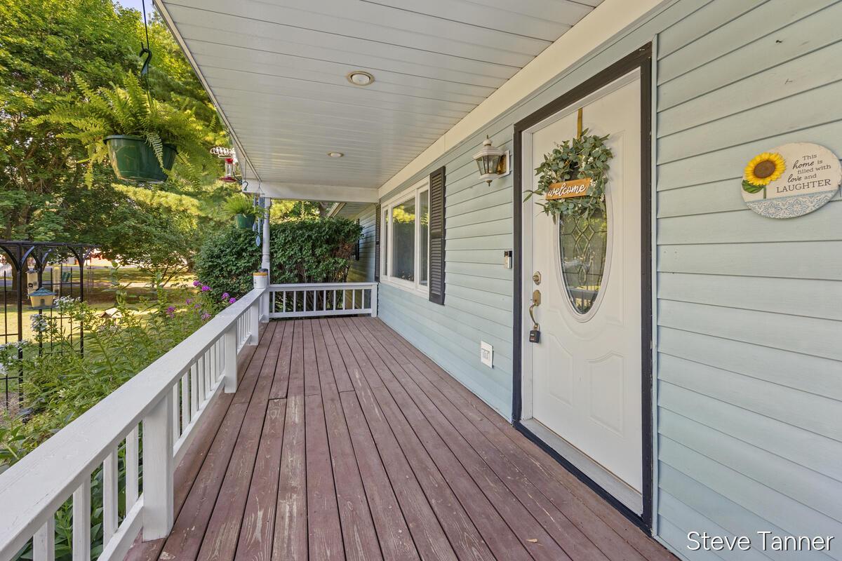 Image 4: 3740-E-Shore_004