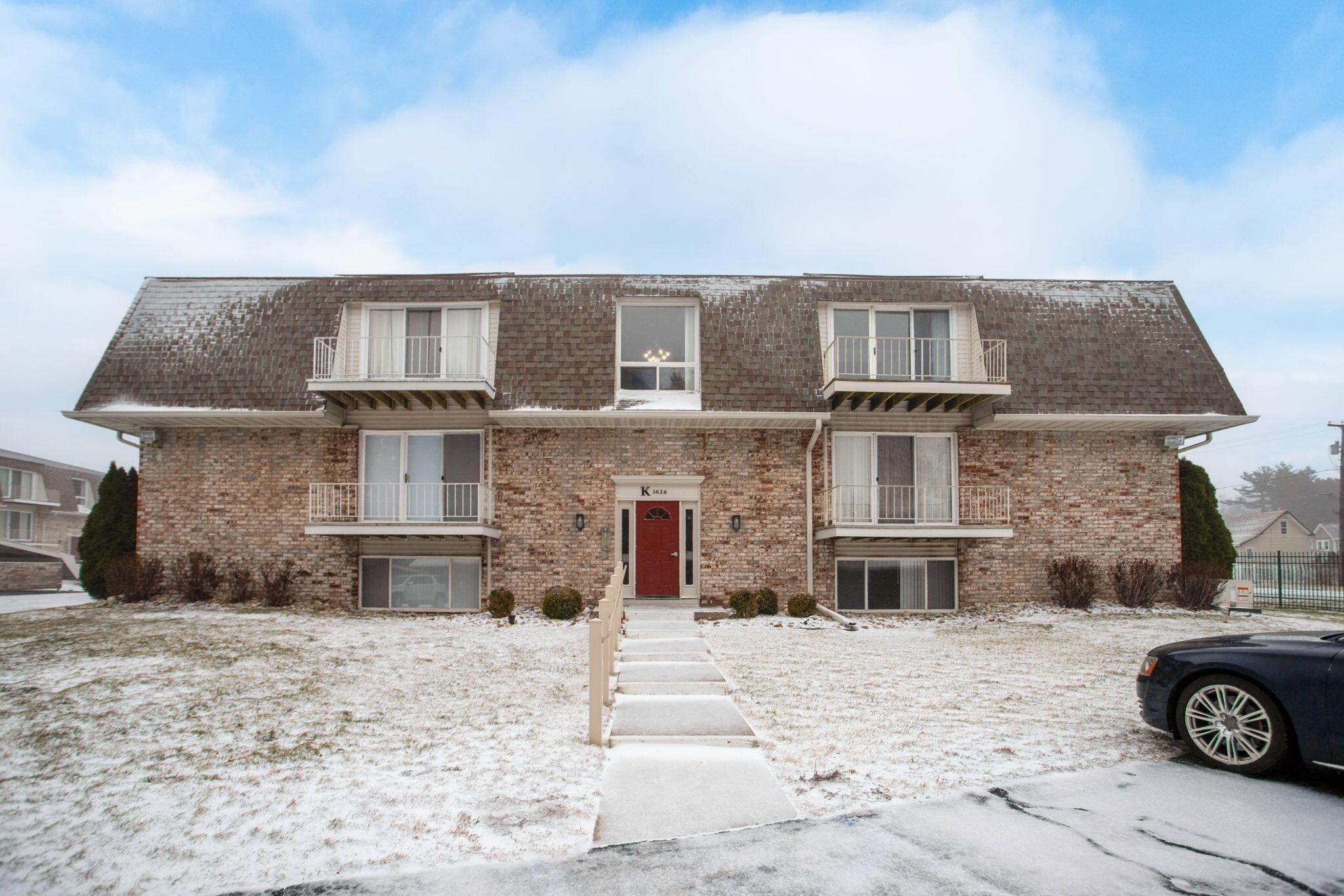 Image 2: 1-web-or-mls-3626-lakeshore-dr-k9