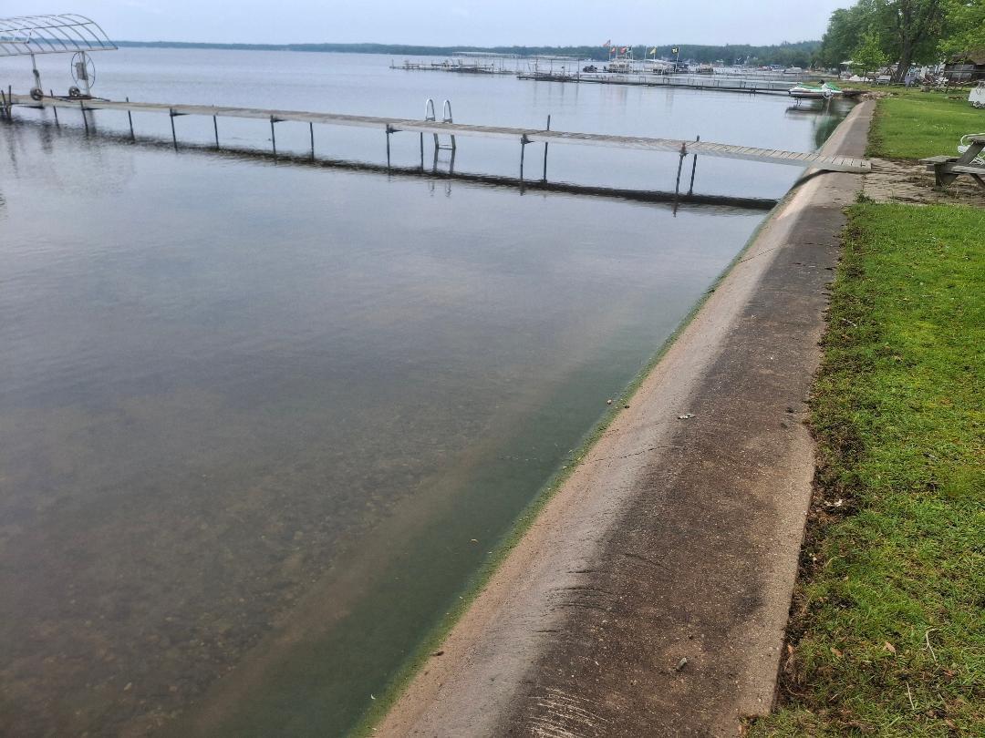 Image 4: HOUGHTON LAKE  LAKEFRONT