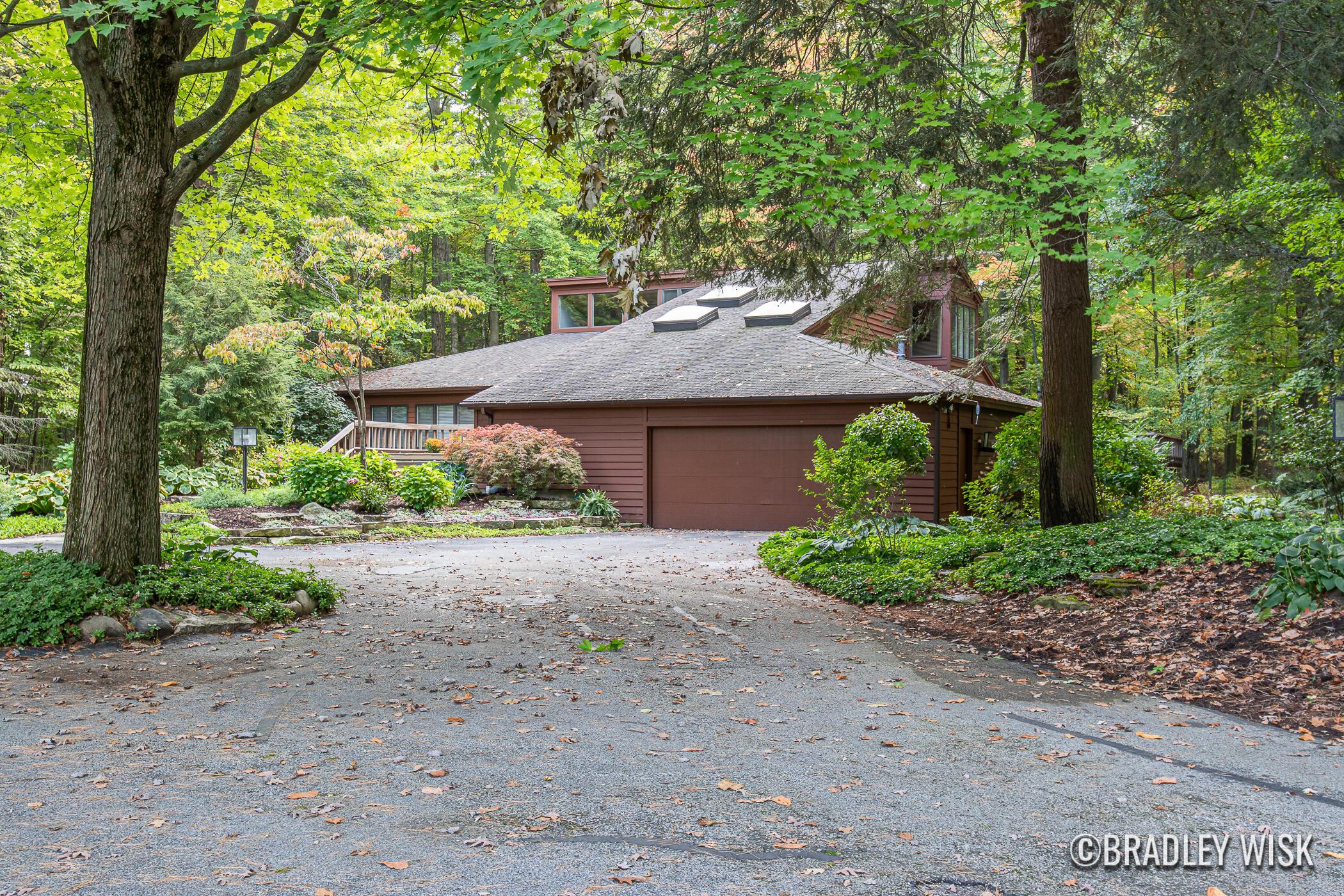 Image 1: 18183 N Fruitport Road_3