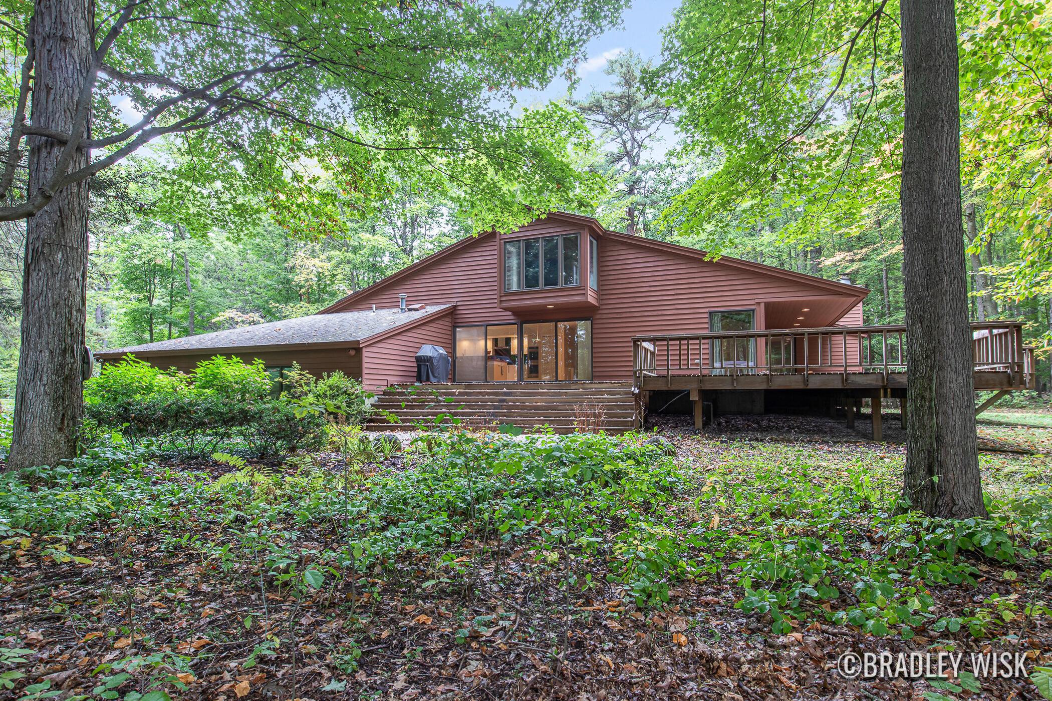 Image 3: 18183 N Fruitport Road_48