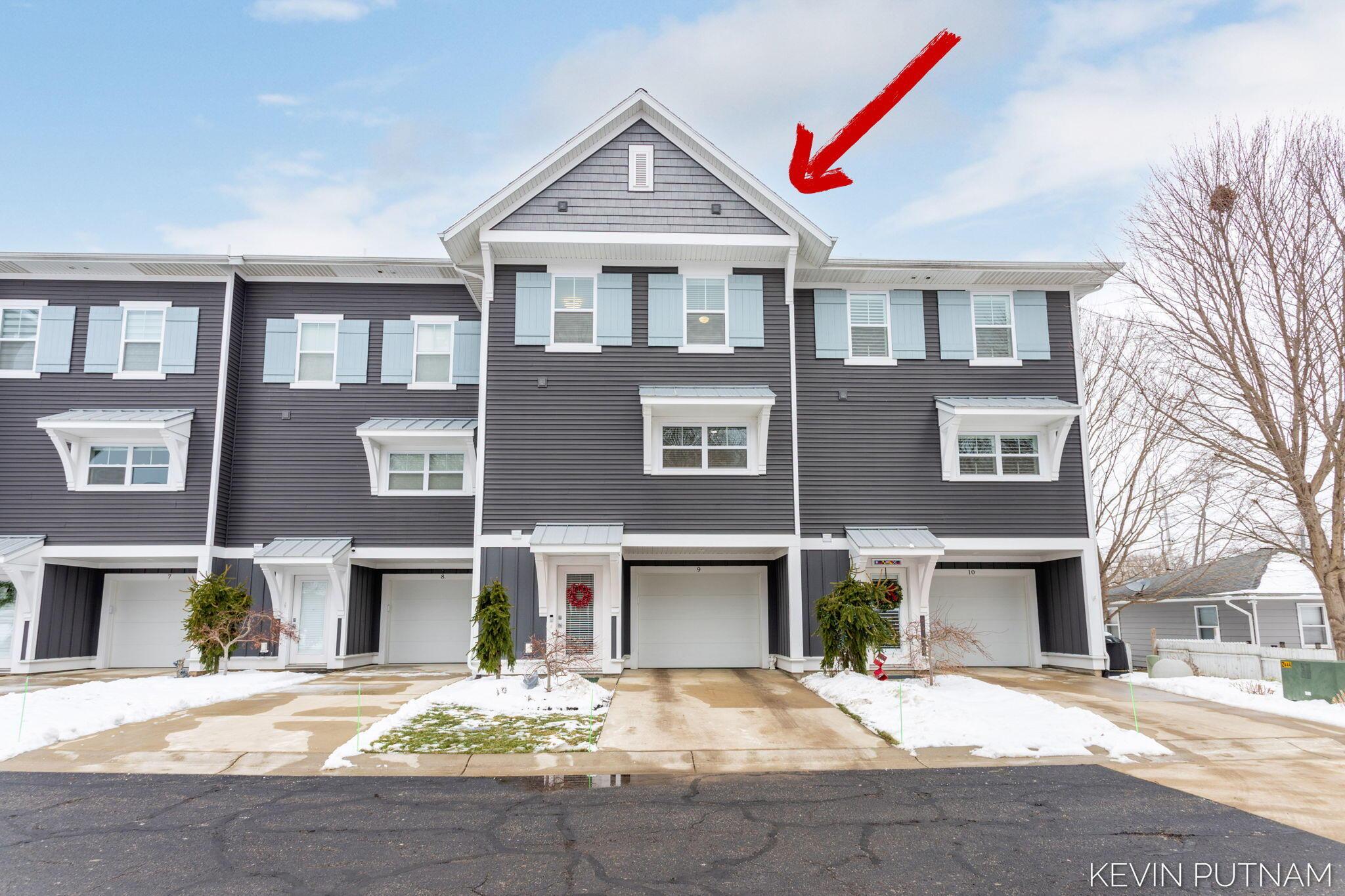 Image 2: Back Side Garage and Entry