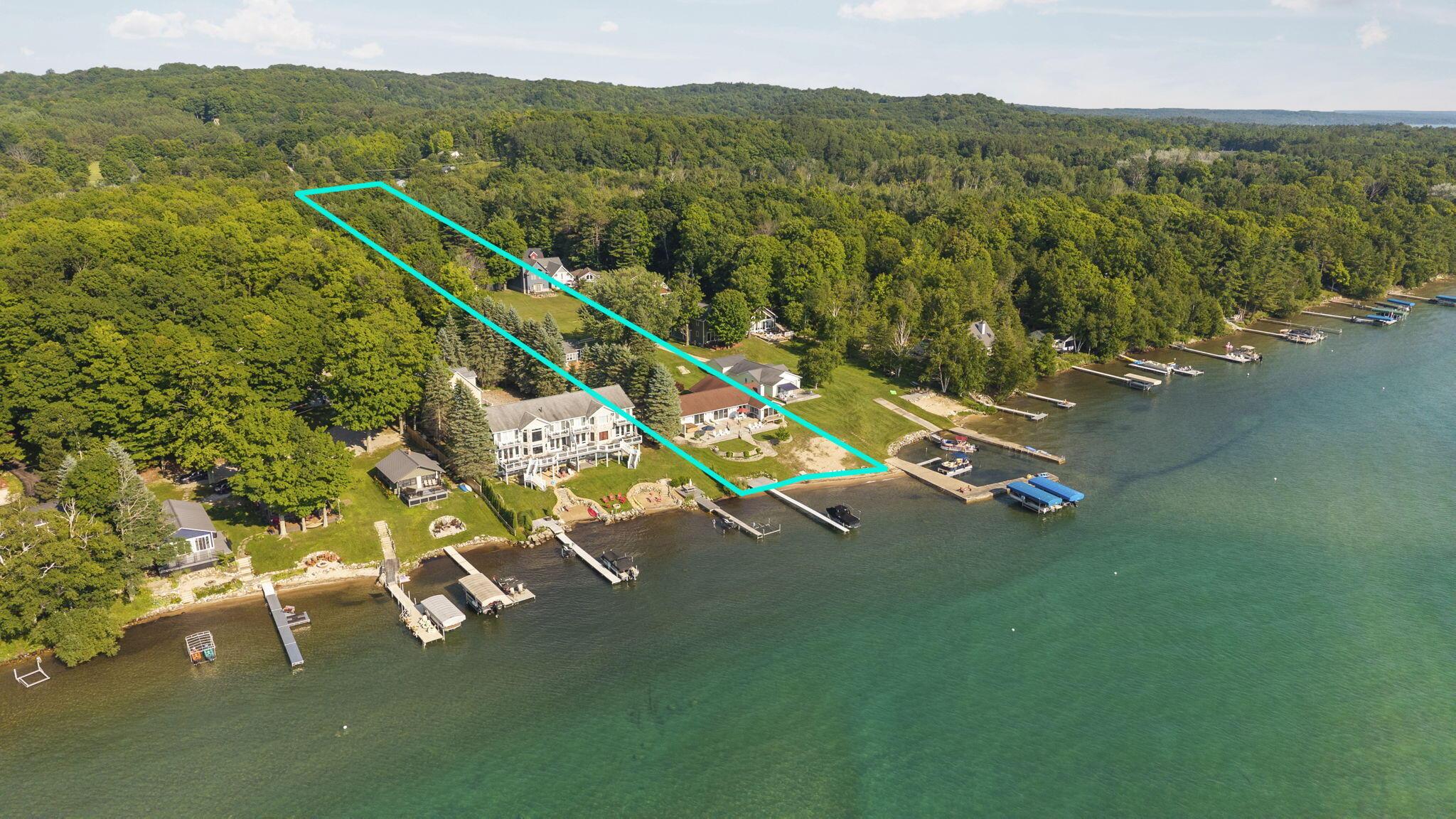 Image 3: 260-web-or-mls-DJI_20250727175929_0483_D