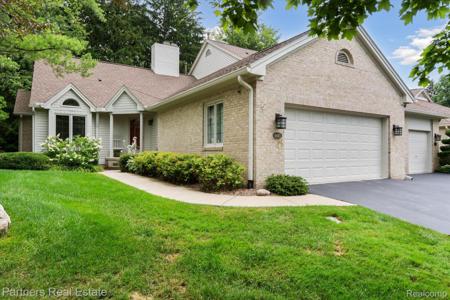 4445 Golf View Drive