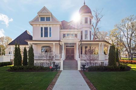 229 Wellington Street