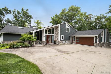 7025 Dandison Boulevard