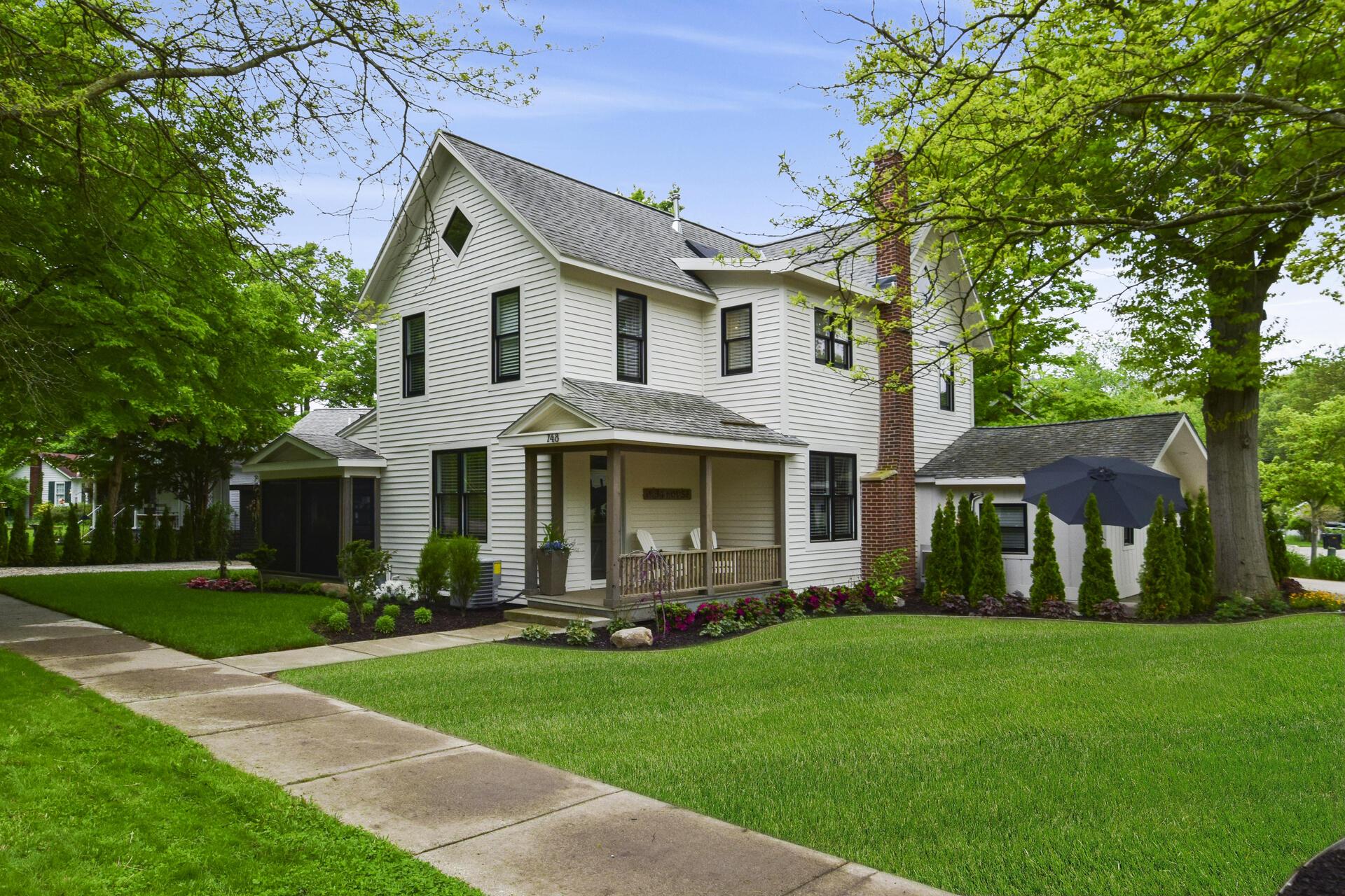 Image 1: 028-photo-rear-view-7153640