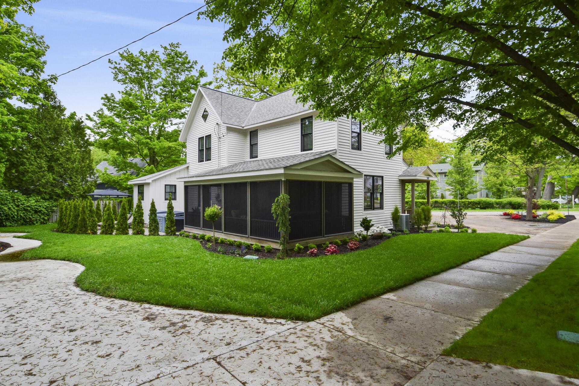 Image 2: 024-photo-side-view-7121833