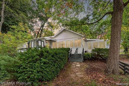 5630 Glen Echo Drive
