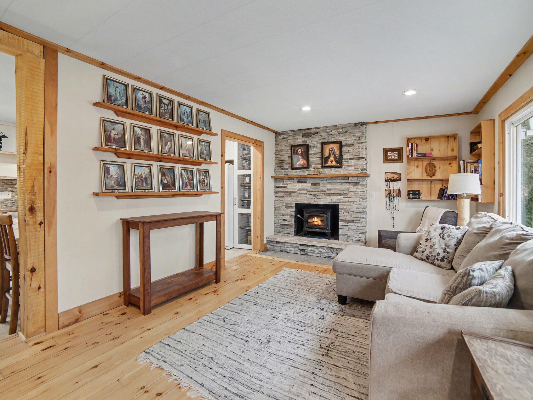 Image 3: 007_file_8128