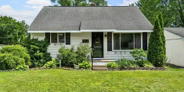 110 BRISCOE Boulevard