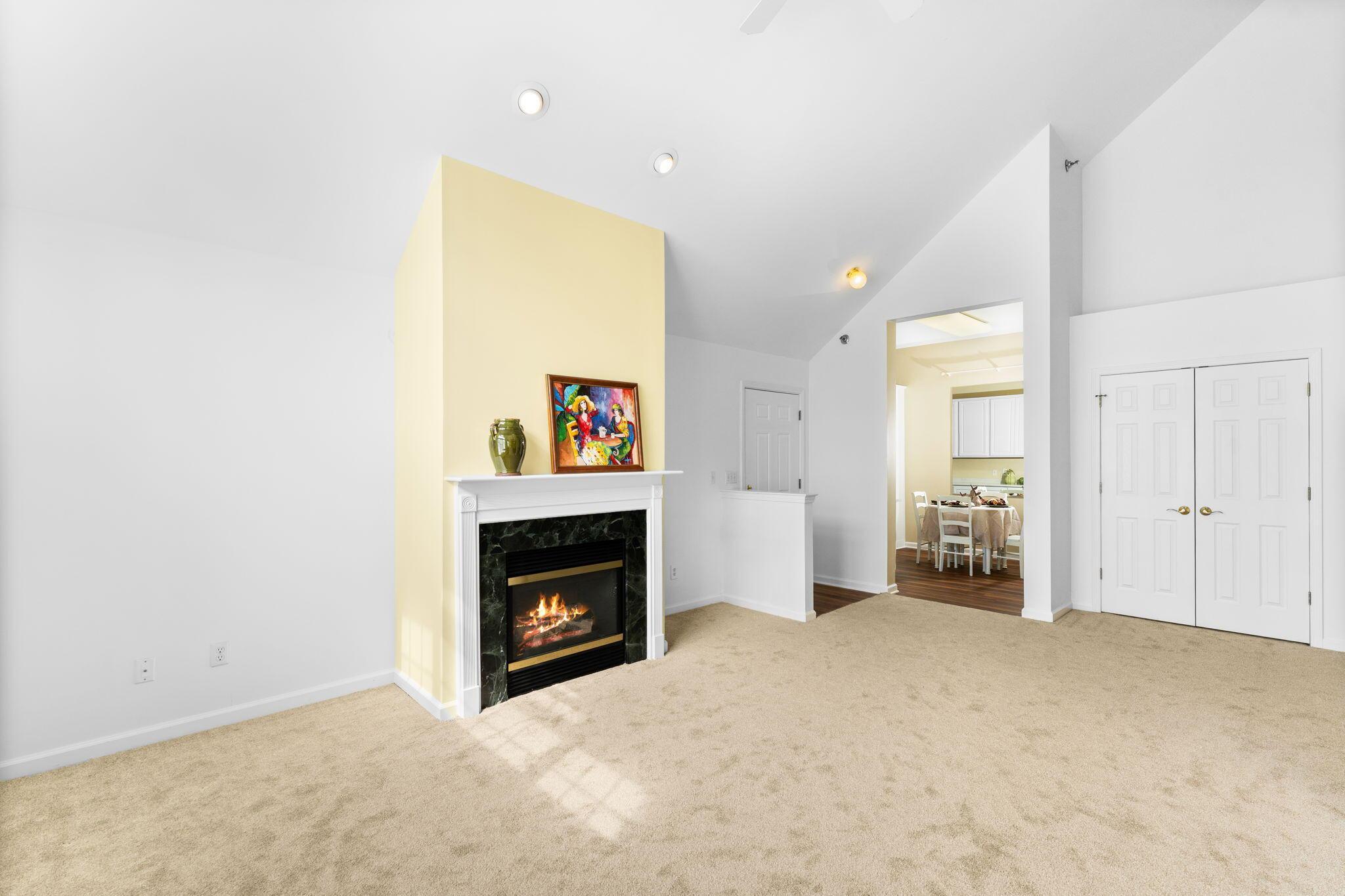 Image 3: Entry level