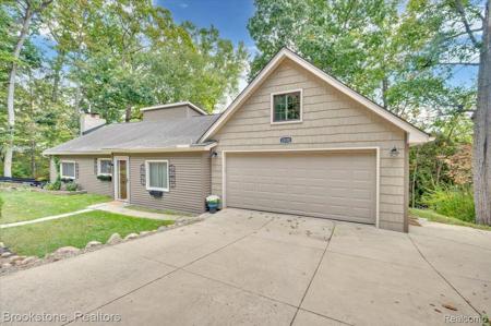 1030 Forest Lake Boulevard