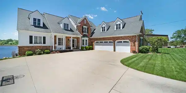 5487 Parview Drive