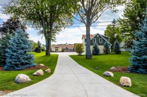1103 RIVER Road