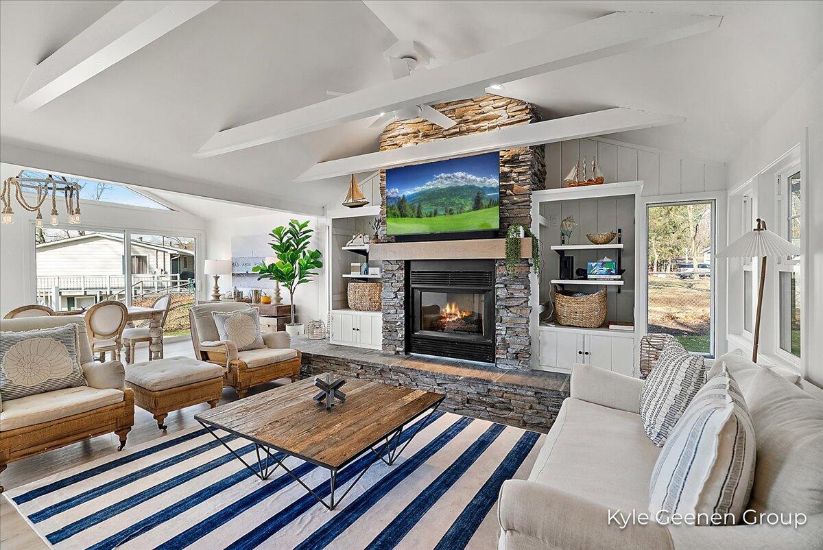 Image 4: 08-6365 Old Allegan Rd int wm -8