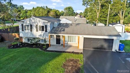 3 BAYCREST Street