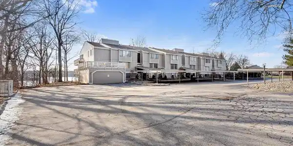 1731 Cliffs Landing