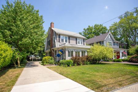 2519 Lake Drive