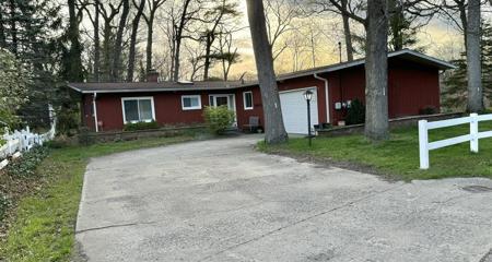 1409 Water Court