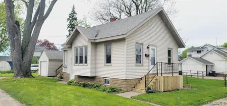 2121 POPLAR Street