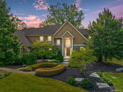 8897 Stoney Creek Drive