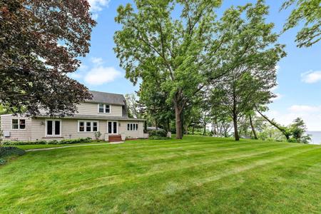 2716 Lake Shore Drive