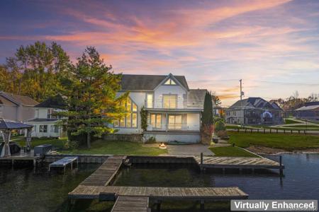 2076 S Long Lake Road