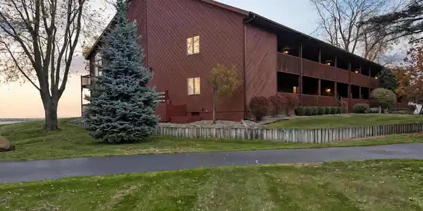 331 Lakeview