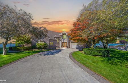 7418 Aqua Isle Drive