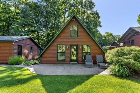 2488 Lakefront Drive