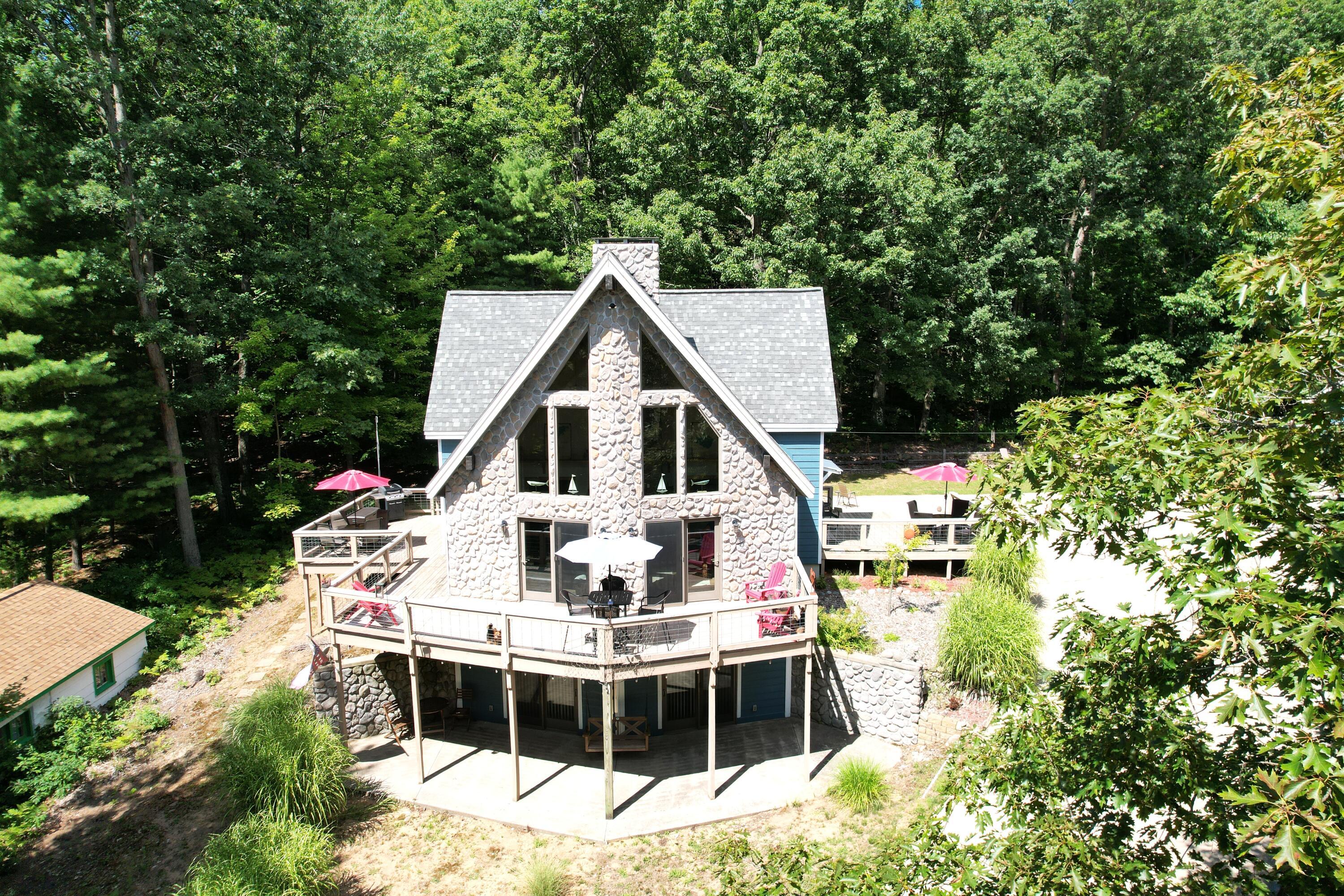 Image 2: 2,164 sq ft home!