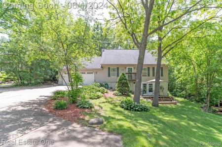 1670 RIDGE Road