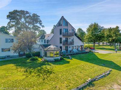 2959 MAPLEWOOD Drive