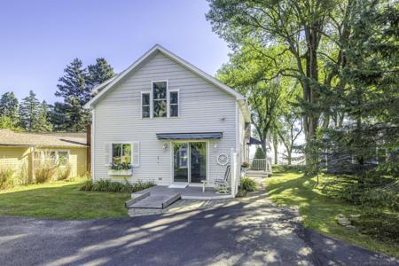 8195 Lakeshore Road