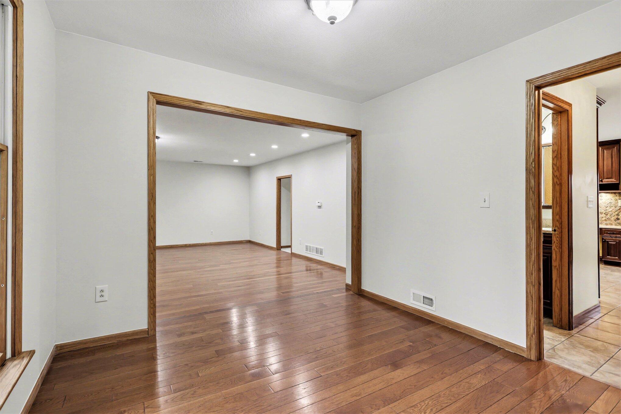 Image 4: 011_file_4726