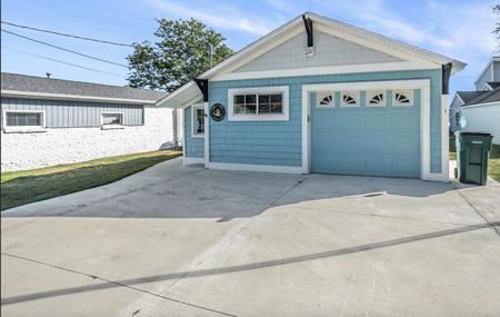 141 Lakeshore Boulevard