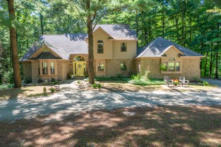 573 Nakomis Trail