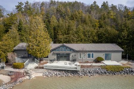 1137 Crystal Drive