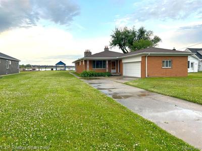 10434 SAINT JOHN Drive
